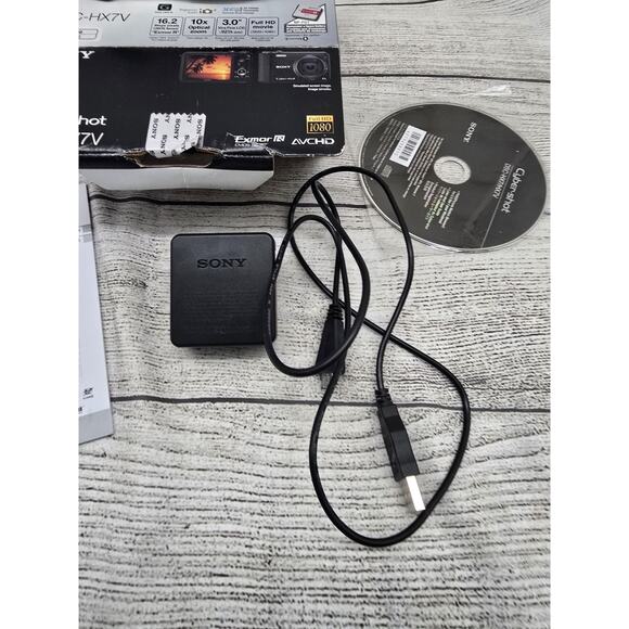 Sony Cyber-Shot DSC-HX7V 16.2MP Digital Point & Shoot Camera White MINT w/Box - Picture 3 of 13